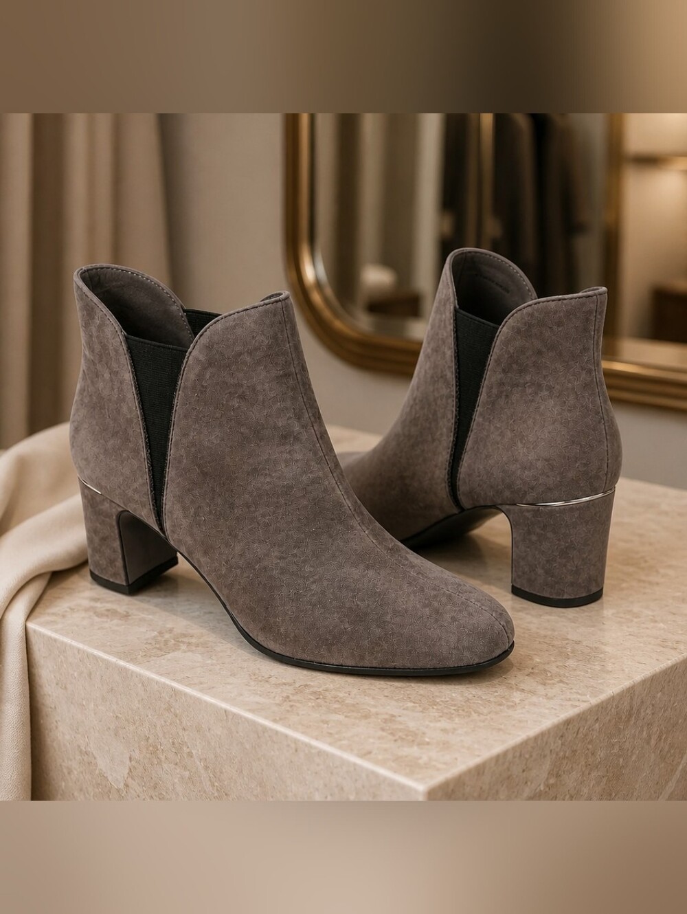 White House Black Market Jayda Sergeant 3" Heeled Booties SZ 9 Forest Green
